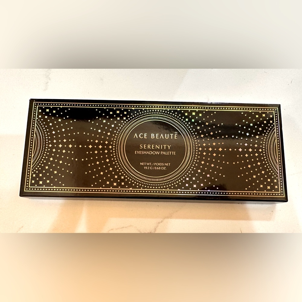 Ace Beaute
SERENITY
EYESHADOW PALETTE